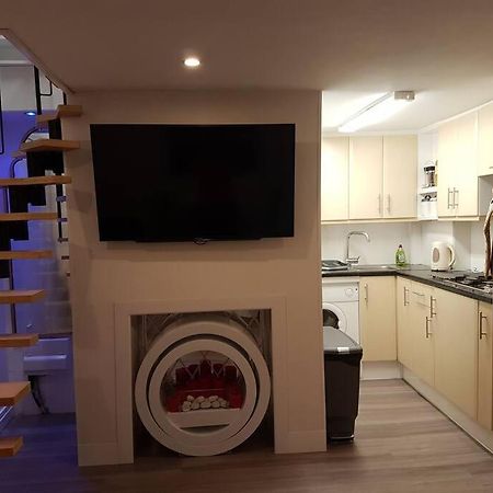 Beautiful Holiday Studio In The Heart Of Rochester Rochester  Esterno foto