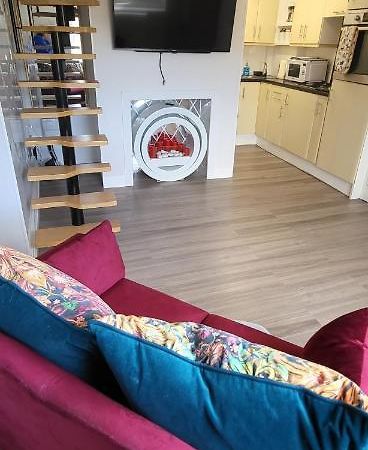 Beautiful Holiday Studio In The Heart Of Rochester Rochester  Esterno foto