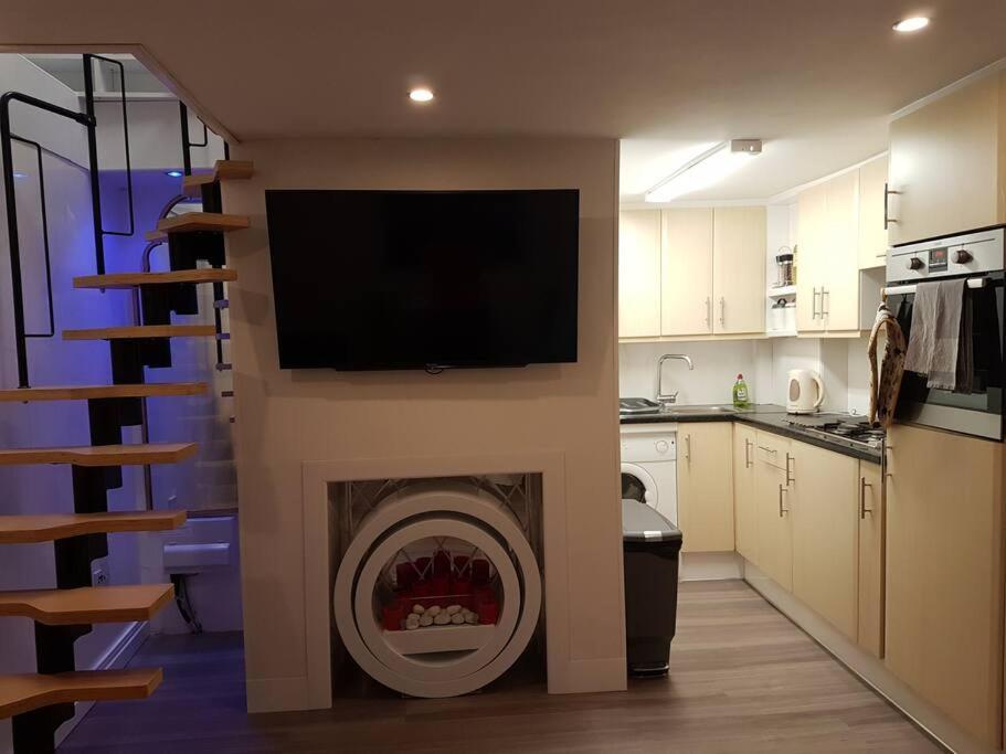 Beautiful Holiday Studio In The Heart Of Rochester Rochester  Esterno foto