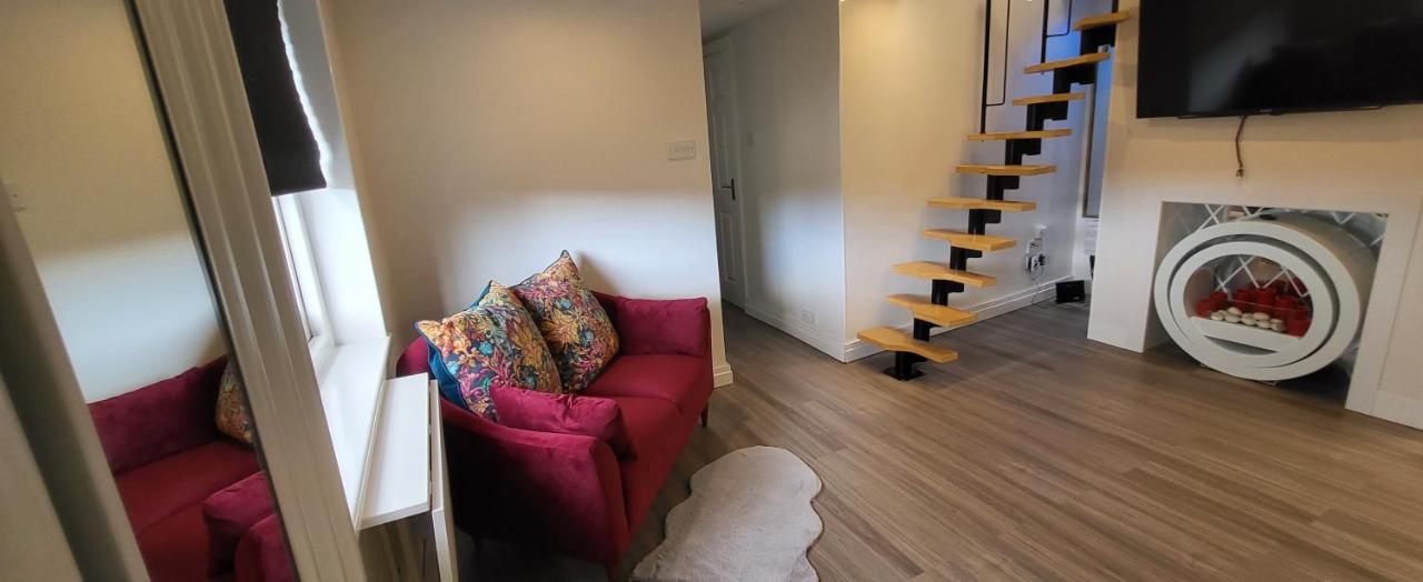 Beautiful Holiday Studio In The Heart Of Rochester Rochester  Esterno foto