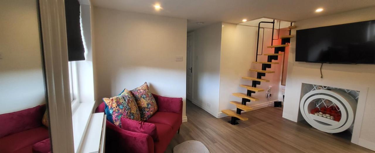 Beautiful Holiday Studio In The Heart Of Rochester Rochester  Esterno foto