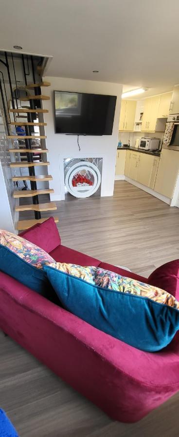Beautiful Holiday Studio In The Heart Of Rochester Rochester  Esterno foto